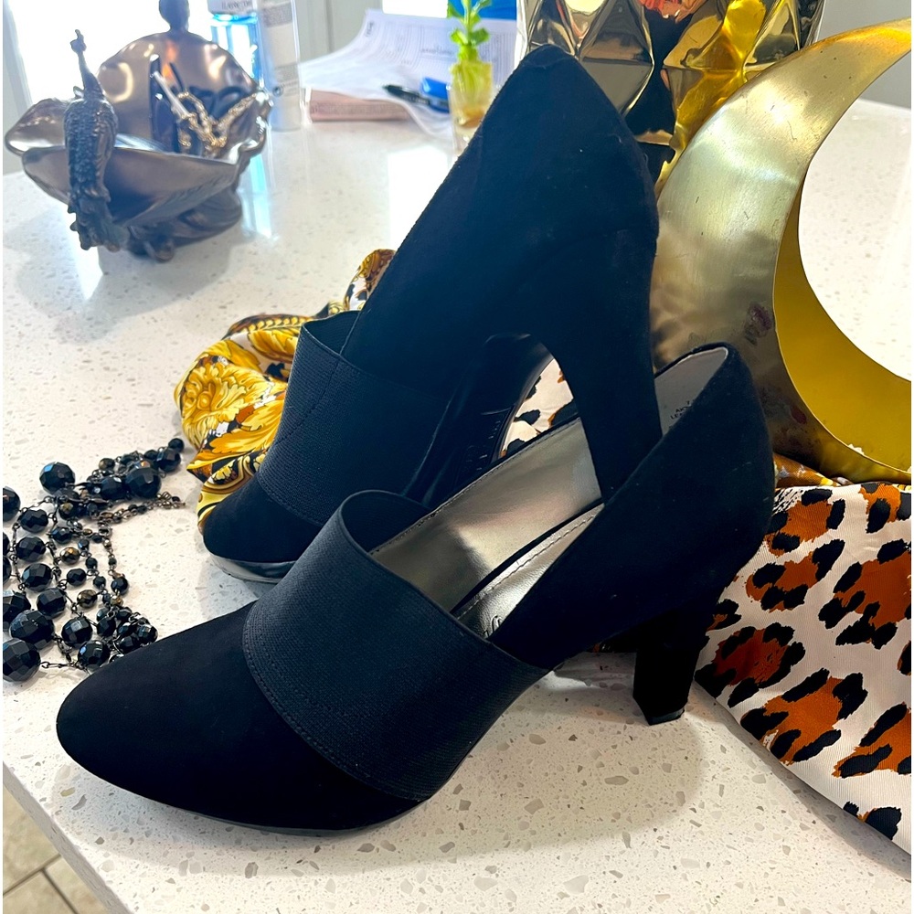 ANNEKLEINE Black 3 inch heals, velvet with black band